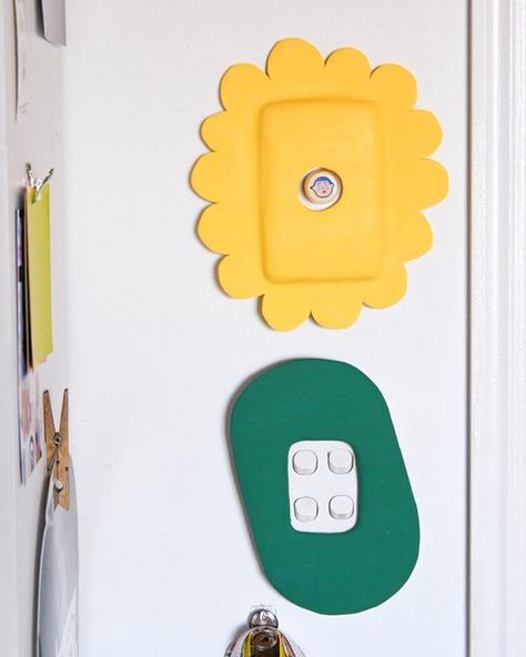 Diy Switch Plate Covers Ideas, Diy Light Switch Cover Ideas, Lightswitch Ideas Painting, Diy Light Switch Cover, Plate Covers Diy, Light Switch Diy, 1960s Room, Diy Light Switch, Light Switch Art