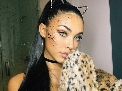 545.3k Likes, 3,018 Comments - Madison Beer (@madisonbeer) on Instagram: “@gublergram wya” Leopard Makeup Halloween, Cheetah Halloween Costume, Cheetah Makeup, Fox Makeup, Leopard Makeup, Leopard Costume, Halloween Coustumes, Holloween Costume, Cat Halloween Costume