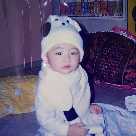 Jeonghan Baby Pic, Jeonghan And Joshua, Childhood Pictures, Angel Devil, Seventeen Jeonghan, Yoon Jeonghan, Happy Children's Day, Asian Babies, Seventeen Album