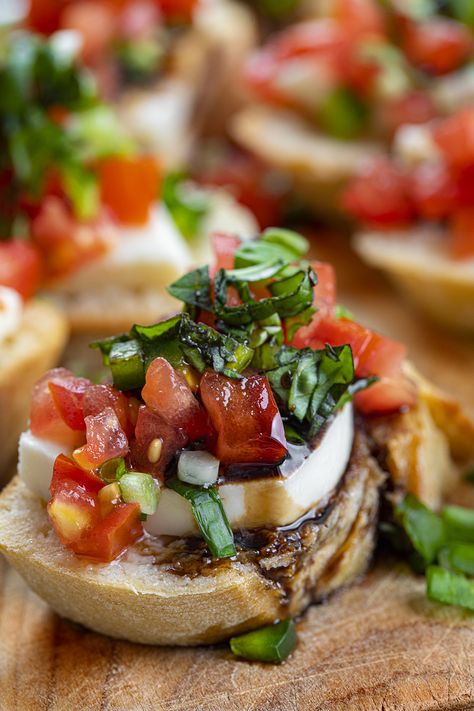 Spicy Caprese Baguettes are layered with creamy mozzarella cheese, jalapeno peppers, scallions, tomatoes, basil, drizzled with balsamic vinegar for an easy, yet delicious, appetizer. Appetizers, Caprese, Baguette, recipes, i am homesteader, iamhomesteader Caprese Baguette, Baguette Appetizers, Baguette Appetizer, Baguette Recipes, Cheese Ball Bites, Tomato Mozzarella Basil, Baguette Recipe, Bite Size Food, Toast In The Oven