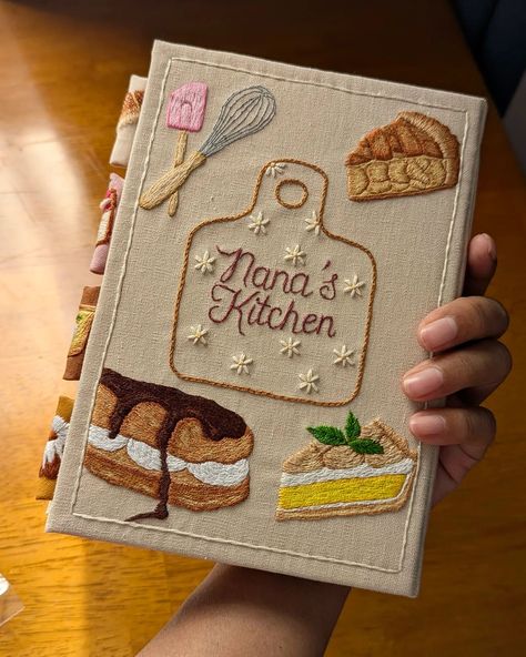 I've created different versions of this recipe journal, and even though it can be challenging, I always love how it turns out. ☺️🥐 #recipebook #handembroidery #embroidery #customorder Recipe Journal Ideas, Recipe Book Aesthetic, Diy Recipe Book, Food Embroidery, Scrapbook Recipe Book, Book Embroidery, Lettering Embroidery, Recipe Book Diy, Bullet Journal Cover Ideas