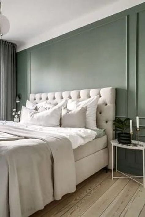 Accent Wall Bedroom Farmhouse, Bedroom Wainscoting Ideas, White Green Bedroom, Green And Beige Bedroom, Bedroom Ideas Couples, White Bedroom Aesthetic, Bedroom Wainscoting, Wall Curtains, Beige Bedding