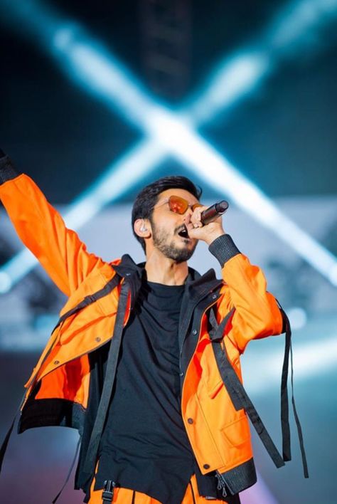 Anirudh Ravichander Wallpaper Hd, Anirudh Ravichander Aesthetic, Anirudh Wallpaper, Anirudh Ravichander Wallpaper, Nail Ideas Kpop, Anirudh Ravichander Hd Images, Anirudh Concert, Cinema Aesthetic, Men Poses