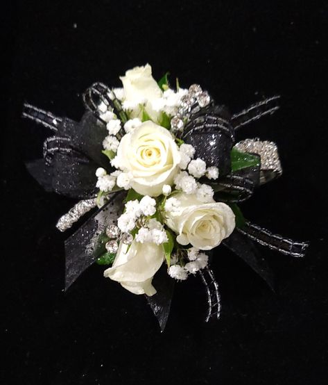 Black And White Corsage, Corsage Flowers, Corsage Ideas, White Corsage, Prom Corsages, White Spray Roses, Prom Corsage, Prom 2024, Corsage And Boutonniere