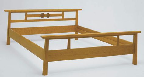 Asian-style Bed Frame - Reader's Gallery - Fine Woodworking Japanese Joints, Asian Bed, Apartment Balcony Garden, Handmade Candle Holders, Shaker Furniture, Style Bed, Japanese Decor, Bedside Table Lamps, Fine Woodworking