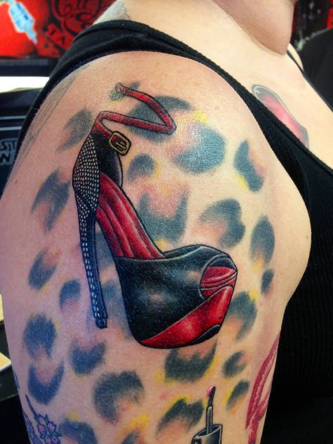 High Heel Tattoos For Women, Heels Tattoo, High Heel Tattoos, Shoes Tattoo, Tattoo On Ribs, Heel Tattoos, Shoe Tattoos, Big Box Braids, Pretty Tattoos For Women