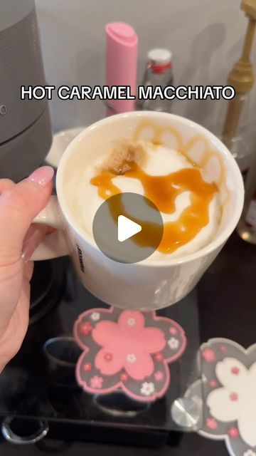 Hot Caramel Macchiato Recipe, Vanilla Bean Syrup, Carmel Macchiato, Caramel Macchiato Recipe, Tiktok Followers, Starbucks Caramel, Caramel Drizzle, Caramel Coffee, Caramel Macchiato