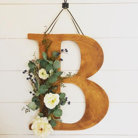 Wooden Letter Decoration Ideas, Paint Stick Flag, Letter Decoration Ideas, Summer Wreath Ideas, Wreaths Design, Wooden Letters Decorated, Patriotic Door Hanger, Initial Wreath, Summer Front Door Wreath