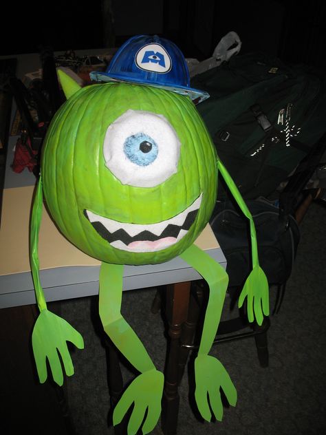 Mike Wazowski Pumpkin, Pumpkin Eyeball, Easy Pumpkin Designs, Pumpkin Decorating Ideas, Pumpkin Decorating Contest, No Carve Pumpkin Decorating, Creative Pumpkin Carving, Pumpkin Contest, Disney Pumpkin