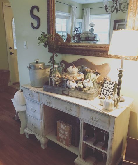 Farmhouse Style - I DIYed this old desk into the perfect wine bar. Some chalk paint and add shelves..bam! Old Buffet Makeover Ideas Farmhouse, Farmhouse Coffee Bar Table Old Door, Farmhouse White Entry Table, Console Table Farm House, Farm House Entry Way Table, Repurposed Desk, Family Den, Farmhouse Desk, Entry Ideas