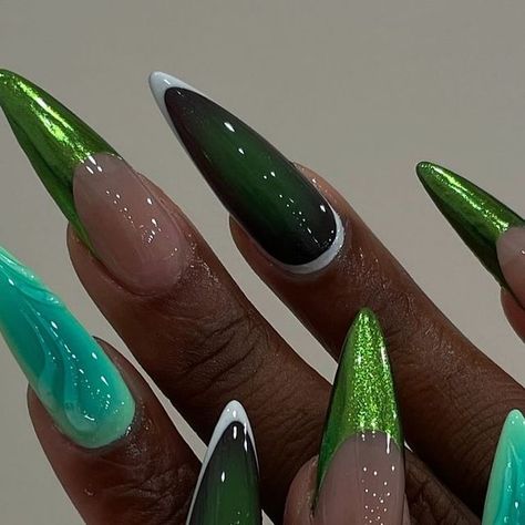 The Nail Connection on Instagram: "Chromes x Green Hues 💚  📸: @creme.lux   Follow @thenailconnection for daily nail inspo 💅🏽✨  #nailinspiration #nailinspo #nailideas #gelpolish #creativenails #green #greennails #fallnails #airbrushnails #nailartist #naildesigns #nailsnailsnails #nailtrends #thenailconnection" Teal Aura, Chrome Nails Fall, Nails Olive, Alien Nails, Olive Nails, Nails Fall Nails, Nails Chrome, Chrome Nails Designs, Airbrush Nails