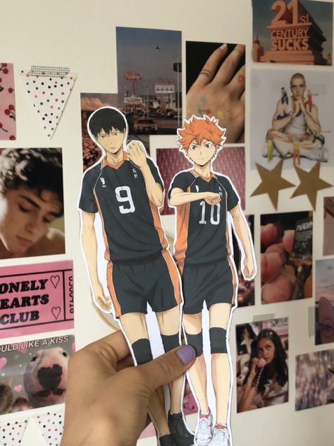 Anime Cardboard Crafts, Anime Cardboard Cutouts, Anime Cutout, Lady Cave, Cardboard Ideas, Anime Magazine, Types Of Art Styles, Perfect Things, Cardboard Cutouts