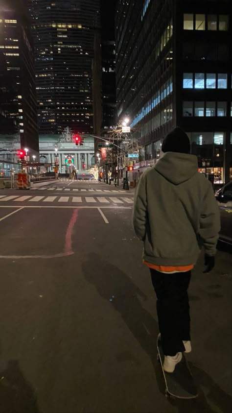 Nyc Boy Aesthetic, New York Skater Aesthetic, New York Boy Aesthetic, Skater Wallpaper Aesthetic, Night Aesthetic New York, City Boy Aesthetic, Kyoto Photography, Skateboarding Aesthetic, Landscape Night