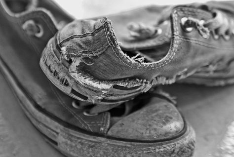 Good old shoes Old Shoes Photography, Worn Out Shoes, High School Musical Costumes, Shoe Photography, Converse Classic, Shoes Aesthetic, Old Boots, Boys Don't Cry, Shoes Photography