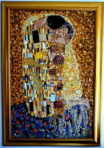 Mosaic Figures, Klimt The Kiss, Klimt Inspired, Kiss Painting, Gustav Klimt Art, The Kiss (klimt), Klimt Art, Mosaic Murals, Social Art