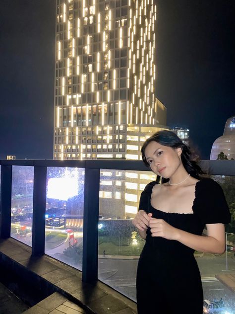 @cheri5hed on instagram <3 party outfit wearing black dress and pearl necklace Black Dress With Pearls Necklace, Dress And Pearl Necklace, Dress With Pearl Necklace, Pearls Outfit, Black Dress With Pearls, Pearl Outfit, Dress With Pearls, Wear Black Dresses, Pearl Dress