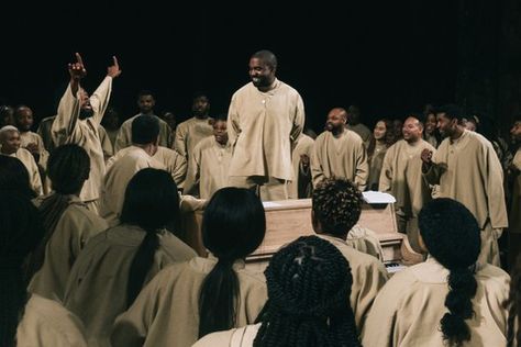 A Close Look at Kanye West's Sunday Service in Paris Kanye West Choir, Kanye Sunday Service, Godly Aesthetic, Kanye West Sunday Service, Erin Wasson, Soldier Field, Yeezy Season, Shake Shack, Sunday Service