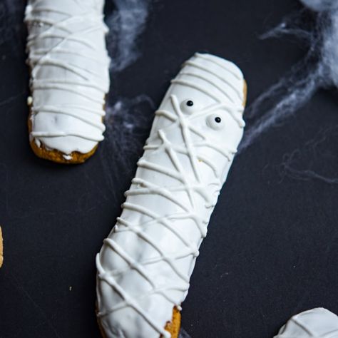 #ConfectionCollection: Mincemeat Clotted Cream Fudge | Patisserie Makes Perfect Raspberry Eclairs, Kebab Skewers, Macaron Cake, Hendricks Gin, Vanilla Spice, Drizzle Cake, Choux Pastry, Fondant Icing, Plain Flour