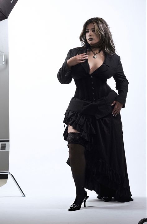 Plus Size Elegant Goth, Goth Formal Dress Plus Size, Goth Glam Outfits Plus Size, Plus Size Victorian Goth, Goth Club Outfit Plus Size, Plus Size Goth Dress, Gothic Plus Size Fashion, Goth Runway, Plus Size Alt Fashion