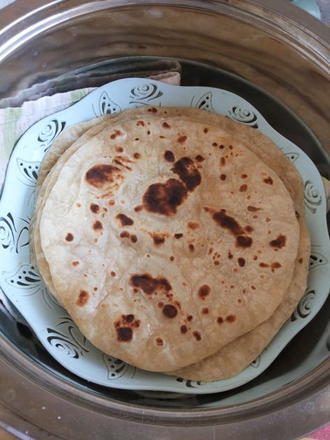 Chapati Aesthetic, Chapati Snap, Roti Snap, Cooking Snap, Food Captions, Personal Things, Breakfast Recipes Indian, Purple Rooms, Desi Food