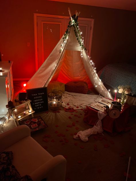 Teepee Date Night, Romantic Teepee Date, Cozy Date Night At Home Aesthetic, Indoor Picnic Ideas Romantic Date Night, Diy Romantic Date Night At Home, Indoor Romantic Date Night, Indoor Tent Romantic, Indoor Picnic Ideas Romantic, Romantic Bedroom Ideas For Date Night