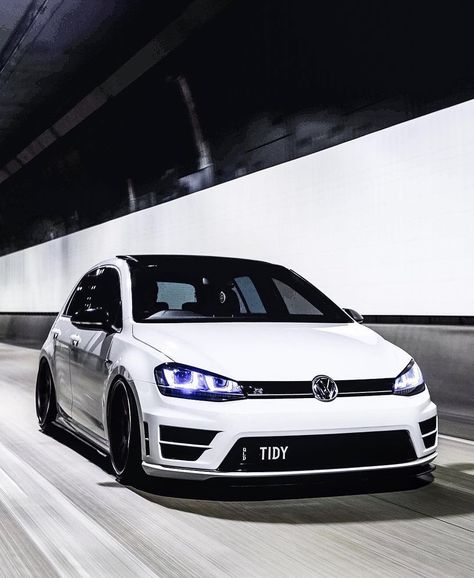 ANGRY R 💪 . 📷: @tidy . #golf7r #golfr #golf7 #golfmk7 #golf7gti #golfgti #golf #vw #golf #vwgolf #golf6 #golf8 #golf5 #vwclub #tidy Vw Golf Vr6, Golf 7r, Polo Gt, Polo Volkswagen, Golf R Mk7, Vw Polo Gti, Volkswagen Polo Gti, Golf 7 R, Golf 7 Gti