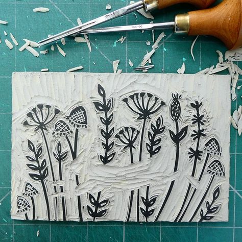 Beginner Linocut Ideas, Two Color Lino Print, Diy Linocut Printmaking, How To Linocut, How To Lino Print, Lino Print Beginners, Lino Printing Ideas, Coloured Lino Print, Easy Lino Print Ideas