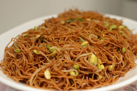 Chow Mien Noodles, Cheapest Meals, Hong Kong Noodles, Kong Recipes, Fried Noodles Recipe, Pan Fried Noodles, Sweet Soy Sauce, Chow Mein Recipe, Food Chinese