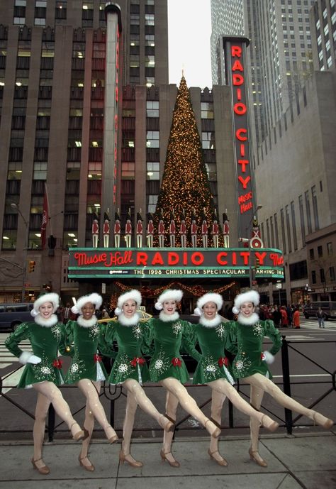 A Christmas kick outside of #RadioCity in 1998. (📷: Linda Cataffo | NY Daily News Archive) #TBT #ChristmasSpectacular Radio City Rockettes Christmas, Rockettes Aesthetic, Christmas Rockettes, Macys Christmas, Rockettes Christmas, The Rockettes, Dance Essentials, Nyc Holidays, York Christmas