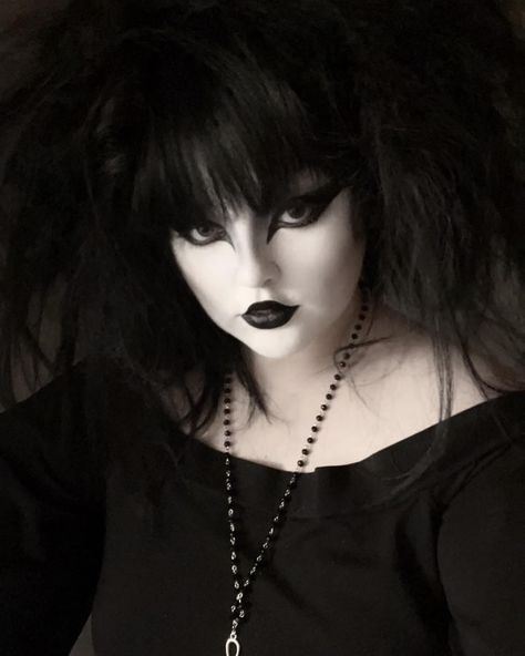 My makeup as a “baby bat” Bat Nest Hair Goth, Baby Bat Makeup, Wave Makeup, Bat Makeup, Dark Gothic Fashion, Types Of Goth, Goth Stuff, Goth Vibes, Trad Goth