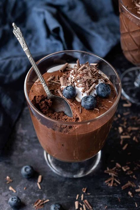 Aquafaba Chocolate Mousse, Pastry Cream Recipe, Vegan Chocolate Mousse, Dark Chocolate Mousse, Green Chef, Vegan Pumpkin Pie, Chocolate Creme, Dessert Photography, Pastry Cream