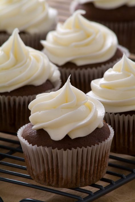 Vodka Cupcakes, Devils Food Cupcakes, Guinness Cupcakes, Buttercream Frosting For Cupcakes, Chocolate Cake With Coffee, Food Cupcakes, Rich Cake, Cupcakes With Cream Cheese Frosting, Vodka Recipes