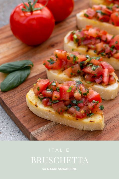 Het authentieke recept voor Italiaanse Bruschetta Bruchetta Appetizers, Bruschetta Recept, Garden Party Recipes, Diner Party, Birthday Lunch, Dinner Appetizers, Party Food Appetizers, High Tea, Bruschetta