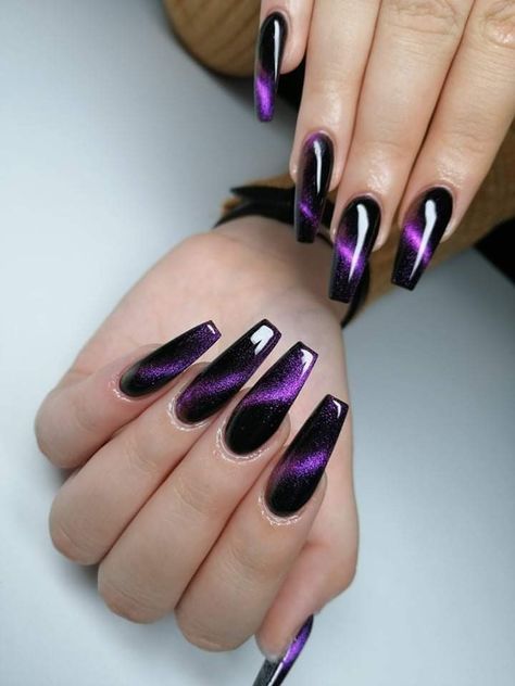 Nail Art Purple And Black, Dark Purple Long Nails, Nails For Dark Purple Dress, Purple Gothic Nails, Black And Dark Purple Nails, Purple And Black Acrylic Nails, Purple Nail Designs Simple, Black And Purple Nail Designs, Dark Purple Nails Acrylic