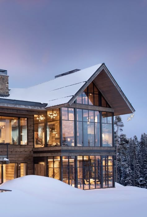 Aspen Homes Exterior, Lodge Homes Exterior, Aspen House Exterior, Aspen House Interiors, Winter Chalet Exterior, Chalet Exterior Design, Winter Lodge Interior, Modern Chalet Exterior, Chalet Design Exterior