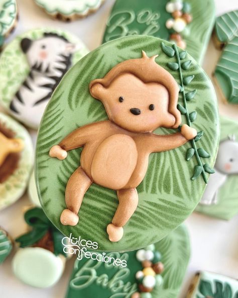 🦒Close ups of this baby shower safari set🦓 It's always fun creating designs with a monochrome color palette! . . . #decoratedcookies #safarixookies #sugarcookiesofinstagram #customcookies #edibleart #sugarart Baby Shower Safari, Safari Cookies, Safari Kids, Safari Baby Animals, Animal Baby Shower Theme, Monochrome Color Palette, Animal Baby Shower Invitations, Personalized Party Decor, Monochrome Color