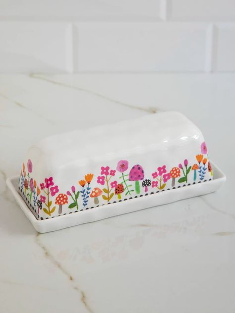 Pop Art Ceramic Food, Cool House Accessories, Cottage Core Dishes, Cute Kitchen Plates, Cow Butter Dish, Butter Bell Ceramic, Cute Kitchen Things, Cute Household Items, Painted Butter Dish