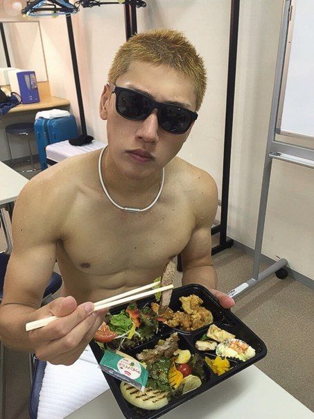 Kenji Darvish #GoldenBomber Kenji Darvish, Girl Dinner, Visual Kei, Square Sunglasses Men, Square Sunglass, Mens Sunglasses, Quick Saves