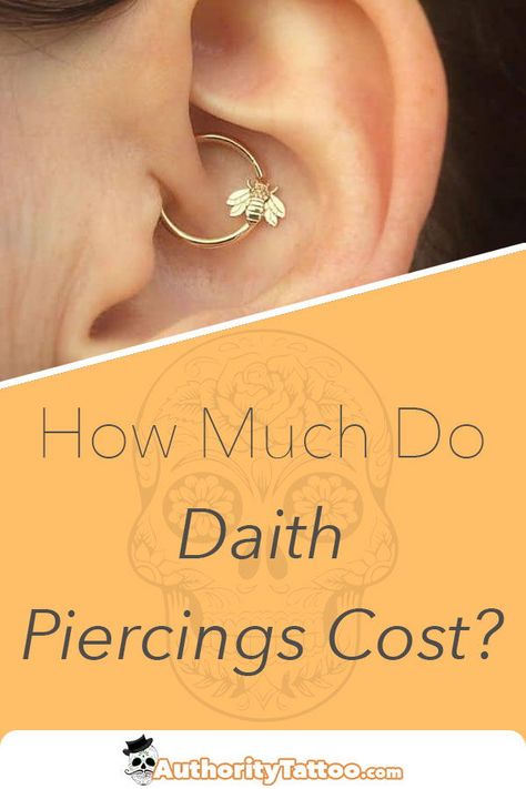 Do you really want a daith piercing but have no idea how much it’s going to cost? We explain everything you need to know about daith piercing prices here. Daith Piercing Ideas, Getting Your Ears Pierced, Daith Piercings, Faux Gauges, Tragus Daith, Helix Ring, Face Jewelry, Faux Piercing, Fake Gauge Earrings