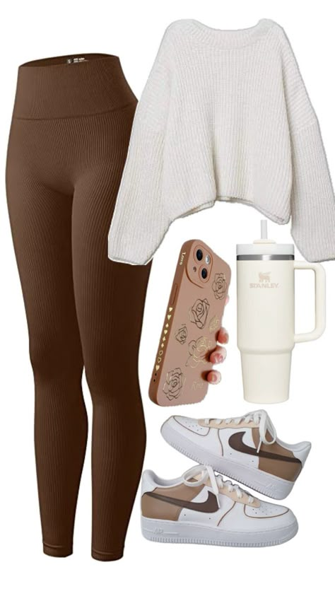 Comfortable fit Preppy Fall Outfits, Look Legging, Brown Leggings, Casual Preppy Outfits, Outfit Inspo Casual, Trendy Outfits For Teens, Cute Lazy Day Outfits, Casual School Outfits, Cute Preppy Outfits