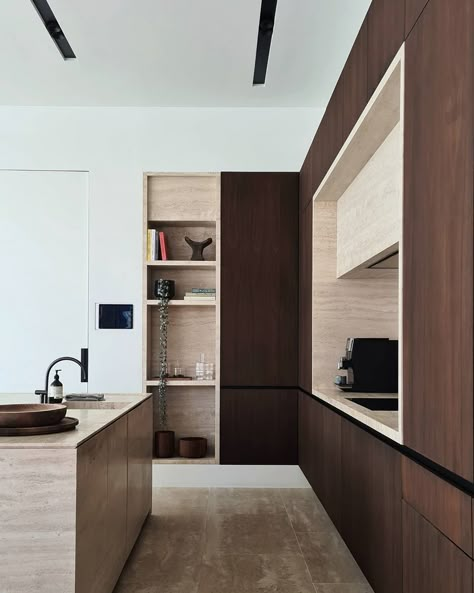 Dieter Vander Velpen on Instagram: “At the MAS Penthouse, the kitchen forms a sculptural composition with the rest of the open living and dining space. The island is designed…” Apartment Dark, Living Room Japanese Style, Travertine Floor, House Elements, Elegant Kitchen Design, Dark Wood Kitchens, Open Living, Mid Century Modern Kitchen, Concrete House