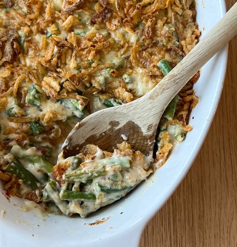 https://www.provecho.bio/@yessidothecookingg/creamy-green-bean-casserole Cheddar Green Bean Casserole, Green Bean Casserole Campbells, Creamy Green Beans, Homemade Green Bean Casserole, Green Bean Casserole Recipe, Greenbean Casserole Recipe, Thanksgiving Side Dish, Thanksgiving Side, Fresh Green Beans