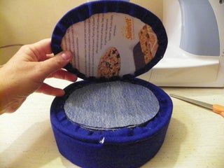 Make A Hat, Pill Box Hat, Fascinator Hats Diy, Boxes Ideas, Sewing Hats, Box Hat, Hat Fascinator, Hat Tutorial, Trendy Hat