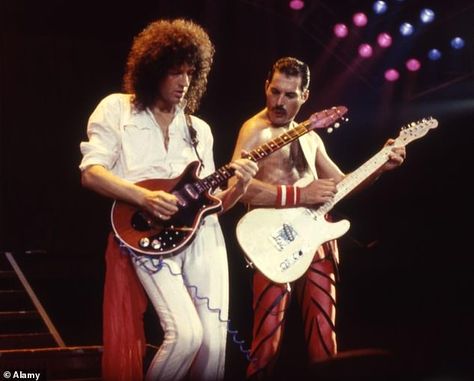 Tragic: Freddie died at the age of 45 on 24th November 1991 from bronchial pneumonia which he developed as a complication from AIDS Queen Guitarist, Queen Brian May, Greatest Rock Bands, Best Guitarist, Freddy Mercury, Queen Aesthetic, Queen Photos, Musica Rock, Queen Freddie Mercury