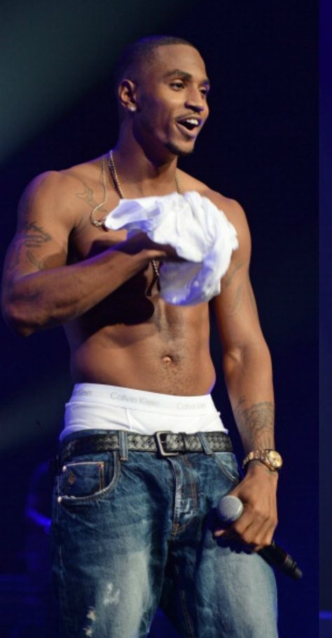 Trey Songz Trey Songs, Chris Brown And Rihanna, Black Men Tattoos, Chris Brown Pictures, The Grammys, Trey Songz, Rhythm And Blues, Many Men, Men Fits