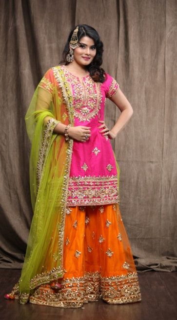 Pink And Orange Sharara, Orange Combination Dress, Orange Lehenga Color Combos, Orange Lehenga Colour Combinations, Contrast Lehenga Color Combos, Pink Orange Lehenga, Orange Indian Outfit, Lehenga Color Combinations, Lehenga Ideas