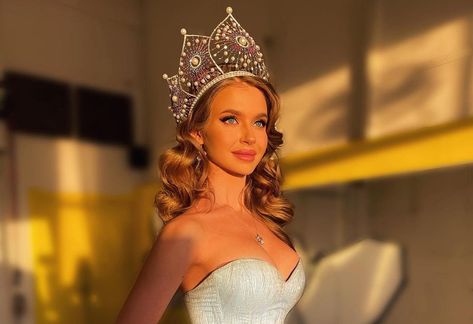 PAGEANT Circle: Miss Universe Russia 2020 is Alina Sanko Alina Sanko, Oxana Fedorova, Miss Russia, Miss Universe, Miss World, Forever Grateful, Aesthetic Clothes, Russia, Universe