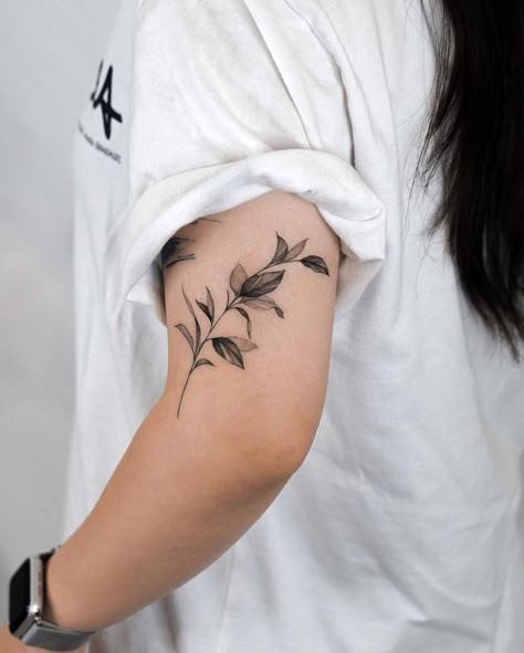 Vine And Branches Tattoo, Leaf Branch Tattoo, Flower Branch Tattoo, Branches Tattoo, Best Friend Tattoo Ideas, Friend Tattoo Ideas, Above Elbow Tattoo, Best Friend Tattoo, Wreath Tattoo