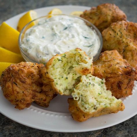 Zucchini Balls Recipe, Zucchini Balls, Greek Zucchini, Greek Recipes Authentic, Greek Recipe, Greek Appetizers, Greek Dishes, Party Appetizer, Balls Recipe