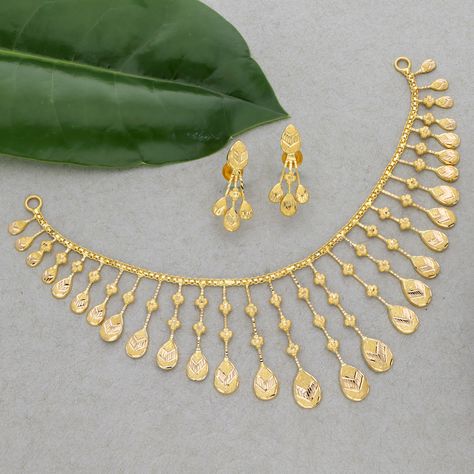 Lightweight Gold Jewellery, 10 Gram Gold Necklace Design, Lightweight Gold Necklace, Pure Gold Necklace, Ram Temple, Gold Jewellery Collection, Simple Bridal Jewelry, Unique Gold Jewelry Designs, Bridal Jewelry Sets Brides